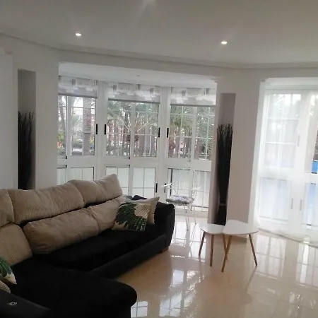 El Palmeral Apartment *